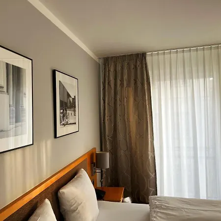 Prinz Otel 4*